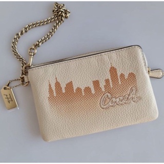 🎀 คล้องมือ 1S สีครีม New York C6514 /  สีเทา  COACH C5992 COACH X JEAN-MICHEL BASQUIAT CORNER ZIP WRISTLET