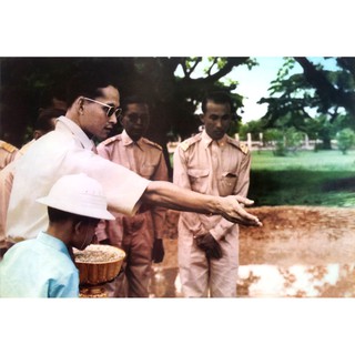 โปสเตอร์ รูปถ่าย ในหลวงรัชกาลที่ 9 King Bhumibol Rama IX Thailand POSTER 23”x34” Royal Duties Vintage Photo Siam V4