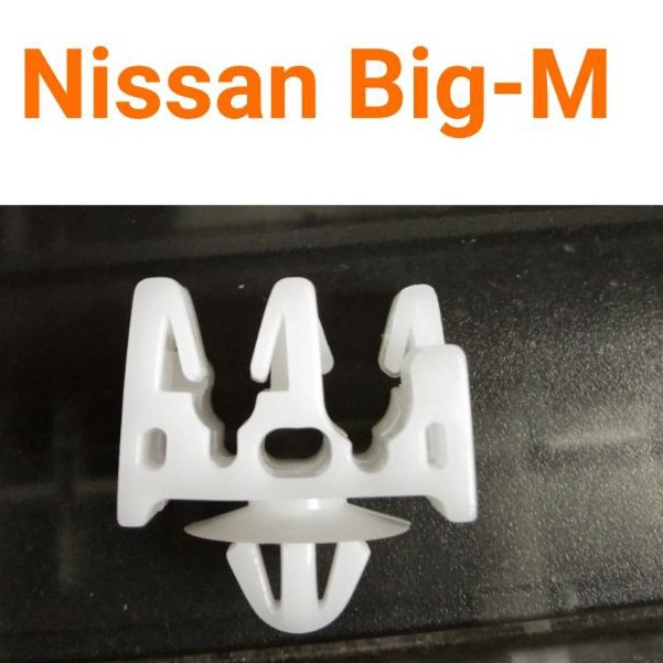 s-pry-nissan-big-m-2