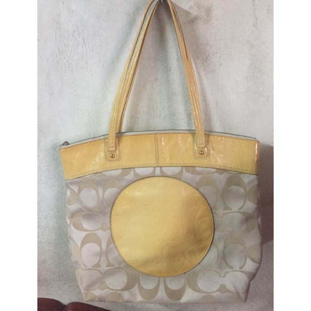 COACH LAURA SIGNATURE TOTE F18335 มือสองจ้ะ | Shopee Thailand