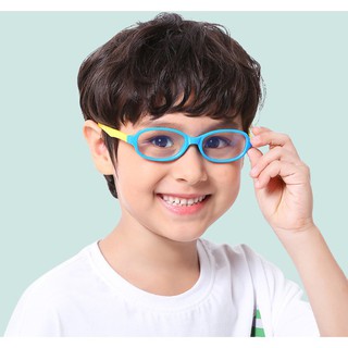 ภาพหน้าปกสินค้าแว่นตาเด็ก กรองแสงจอคอมพิวเตอร์ ทรงวงรี รุ่น WA41 วงรี กัน UV แว่นตากรองแสงสีฟ้า พร้อมส่งที่ไทย แว่นบิดได้ ไม่หัก ที่เกี่ยวข้อง