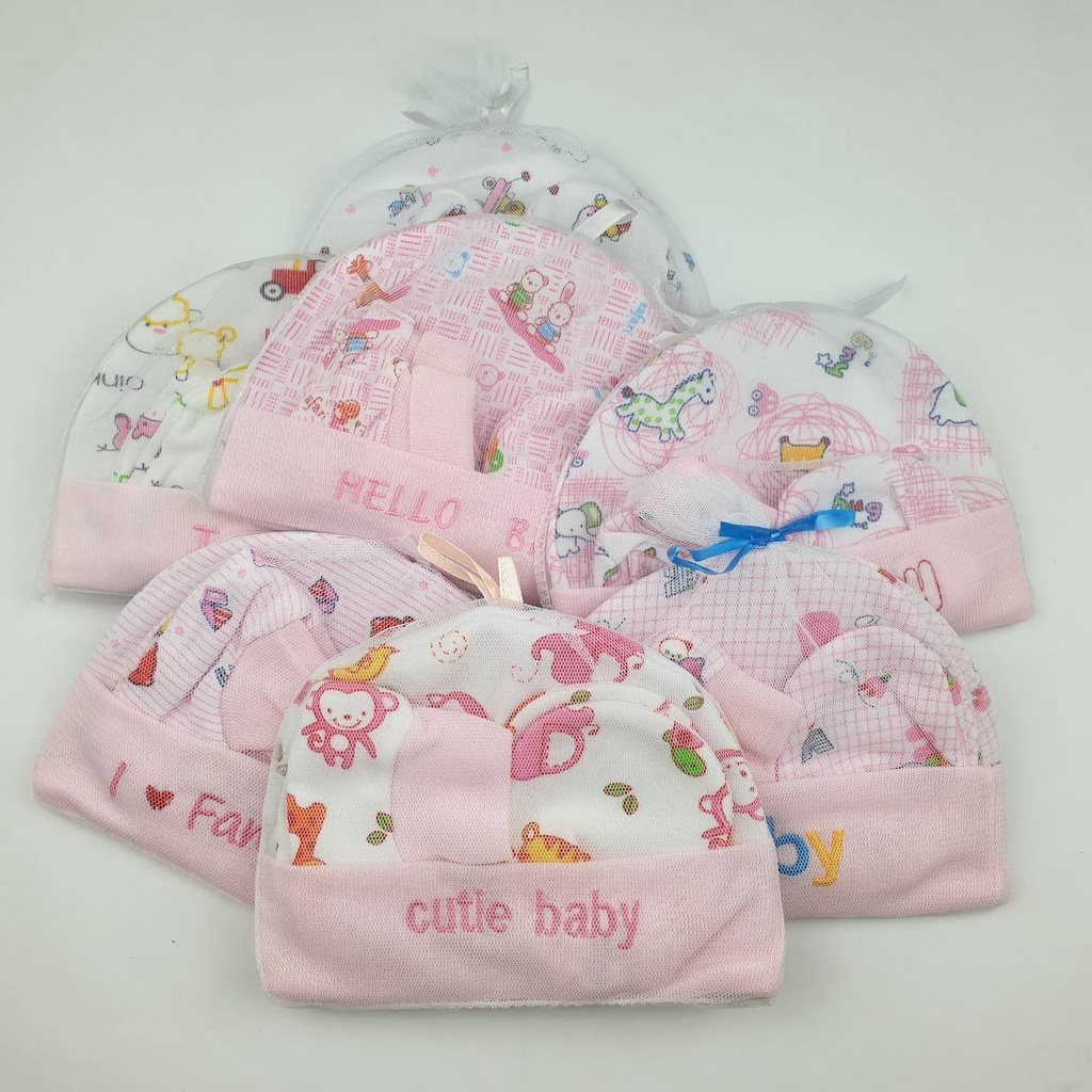ภาพสินค้าเซ็ตหมวก ถุงมือถุงเท้า สำหรับเด็กแรกเกิด ลายน่ารัก ของเตรียมคลอด สินค้าพร้อมส่ง จากร้าน plarrythailand บน Shopee ภาพที่ 5