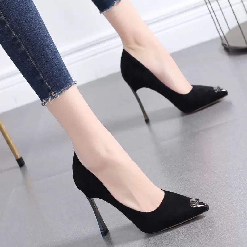 hot-sale-รองเท้าสตรี-2020-ฤดูใบไม้ผลิใหม่เกาหลีรุ่นสุทธิสีแดง-rhinestone-แฟชั่นรองเท้าส้นสูงผู้หญิงกริชชี้ปากตื้นรอง