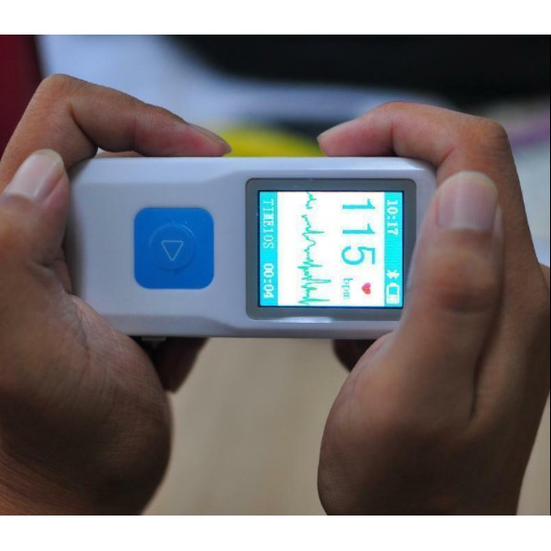 e4-เครื่องวัดคลื่นไฟฟ้าหัวใจแบบพกพา-contec-รุ่น-pm10-ใช้งานที่บ้านได้สะดวกมากไม่ต้องต่อสายตรวจ-จอแอลซีดี-usb-บลูทูธ