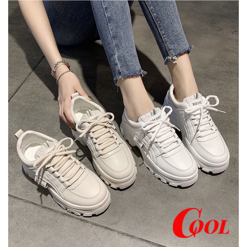 ภาพหน้าปกสินค้าCOOL SHOES (มาใหม่ AR-03) รองเท้าผ้าใบผู้หญิง เสริมส้น 5 ซม.เทรนด์แฟชั่นรองเท้าเพิ่มความสูงของผู้หญิง