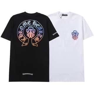 เสื้อยืดแขนสั้นลําลอง ผ้าฝ้าย พิมพ์ลายดาบม้า และหัวใจ แต่งไล่โทนสี สไตล์สตรีท แฟชั่นสําหรับผู้ชาย และผู้หญิง
