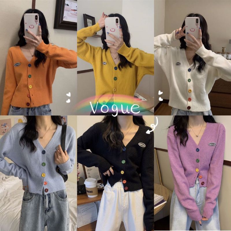 ภาพหน้าปกสินค้าVogue พร้อมส่ง เสื้อไหมพรม​คอวี cardigan กระดุม​หลากสีถอดได้จริง ( 5576-1) -N