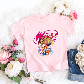 ใหม่ เสื้อยืดลําลอง แขนสั้น พิมพ์ลายกราฟฟิค The Winx Club น่ารัก สีชมพู แฟชั่นฤดูร้อน สําหรับเด็กผู้หญิง วัยรุ่น