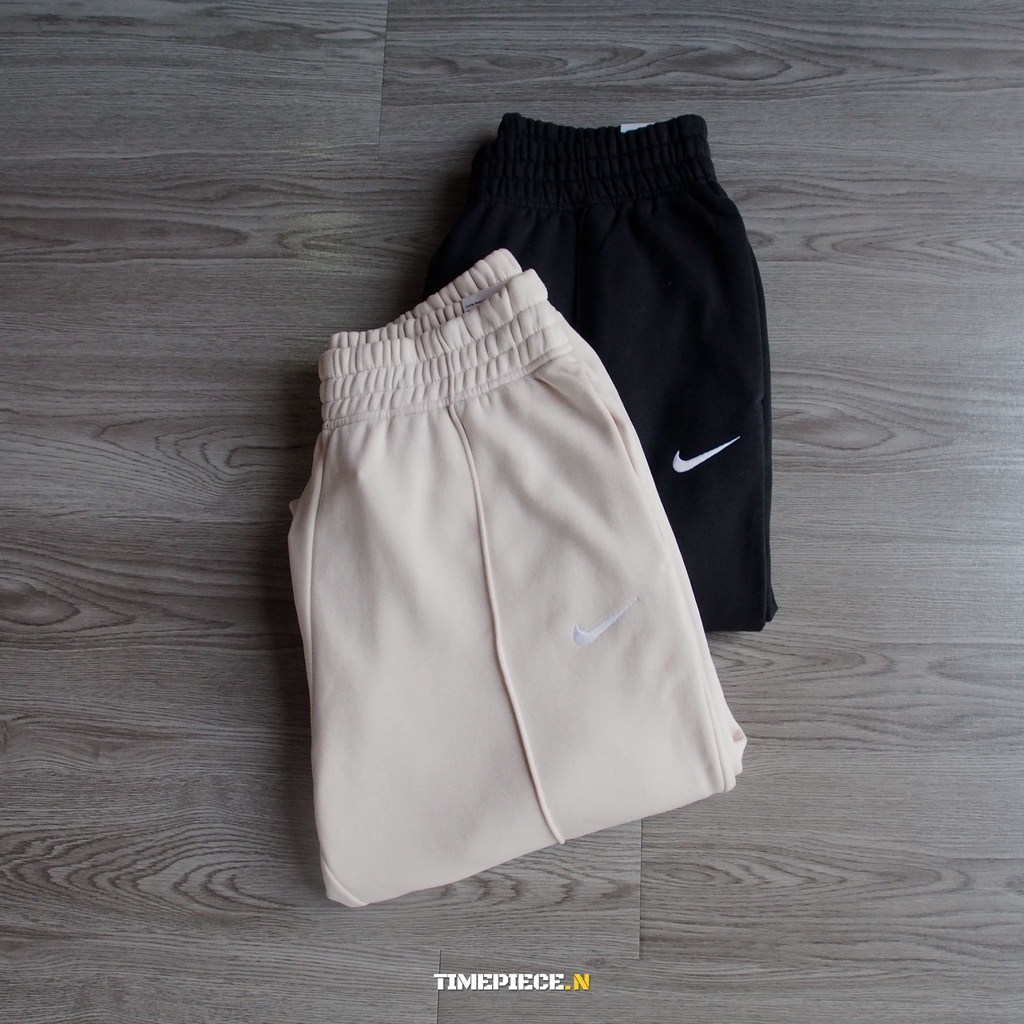 ภาพหน้าปกสินค้าNike Beige/Black Fleece Sportswear Essential Pants (BV4090)