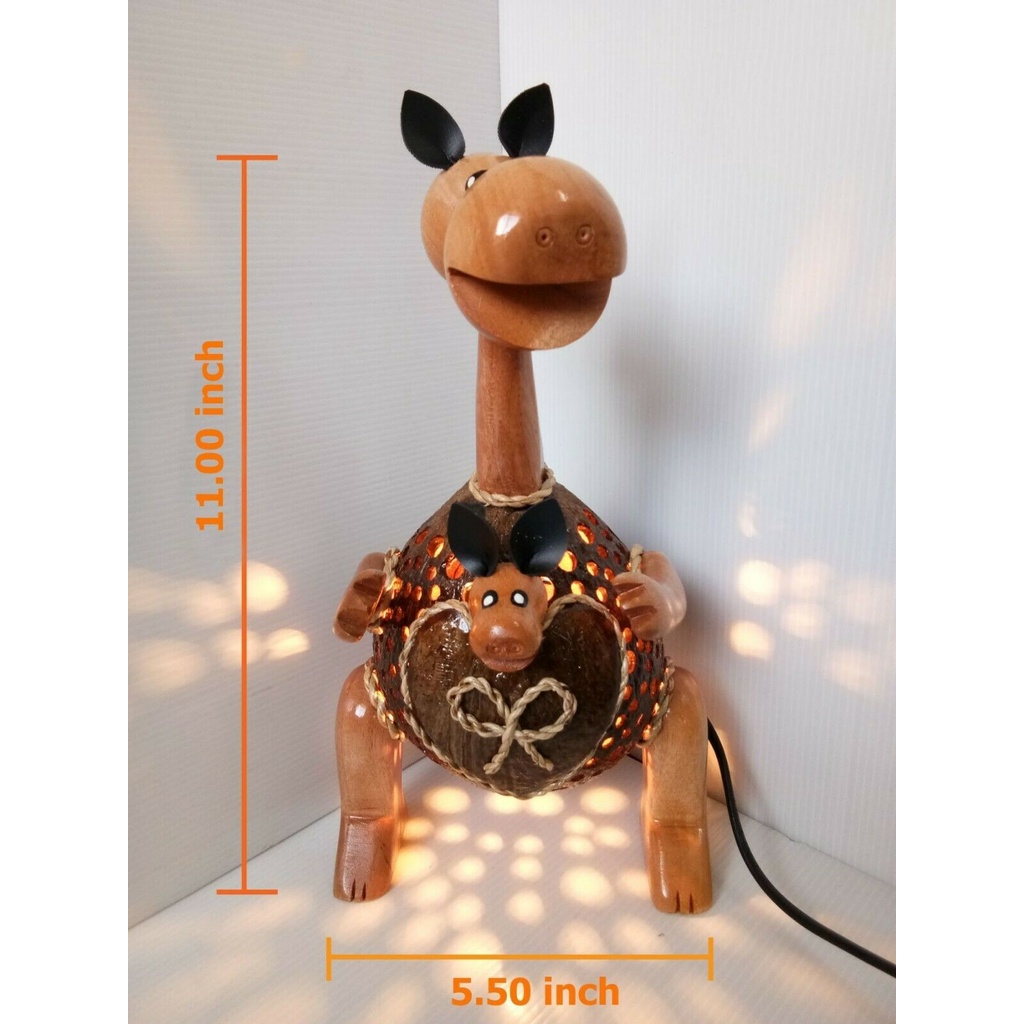 โคมไฟรูปจิงโจ้-โคมไฟตั้งโต๊ะทำจากกะลามะพร้าว-kangaroo-table-lamp-made-from-coconut-shell