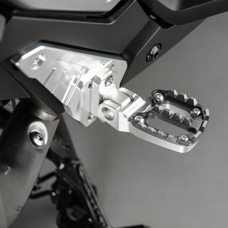 ภาพสินค้าKodaskin Motorcycle accessories XADV750 Folding Rear Foot Pegs Footrest Passenger For HONDA X-ADV 750 2021 จากร้าน kodaskin.th บน Shopee ภาพที่ 5