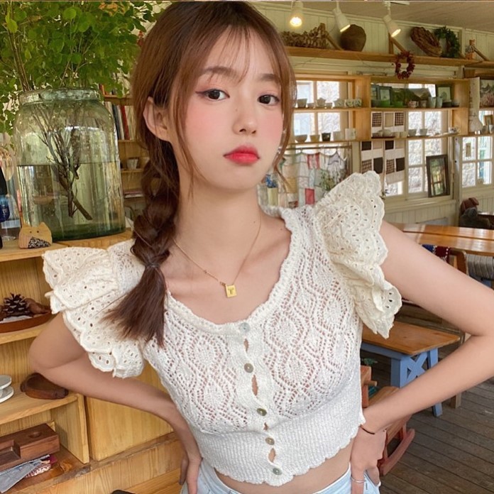 เสื้อไหมพรมถักสีครีมแขนแต่งระบาย-เสื้อน่ารัก-เสื้อไหมพรม
