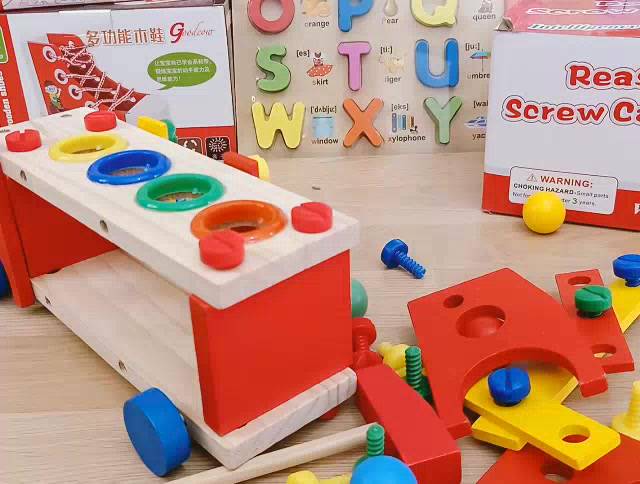 wooden-toys-ของเล่นไม้-เสริมพัฒนาการ-รถช่างขันน๊อตค้อนทุบ