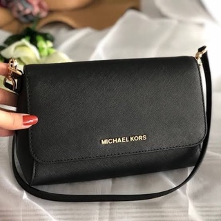 (ผ่อน0%) กระเป๋าสะพาย ครอสบอดี้ สีดำ 8.5 นิ้ว Michael Kors Jet Set MD Conve Pouchtte Crossbody Bag 35T8GTTU2L หนังแท้