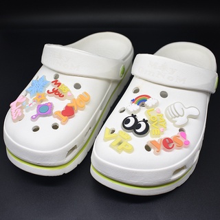 Crocs Jibbitz หัวเข็มขัดเรืองแสง ลายการ์ตูนน่ารัก สร้างสรรค์ หลากสี สําหรับรองเท้า