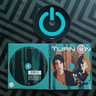 ซีดี Turn On (เพลง อย่าบอกให้ใครรู้, เชื่อไหม, หากเป็นฉัน, เธอไม่มีความรัก ฯลฯ) CD