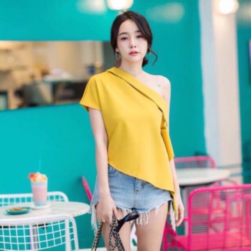 ส่งต่อ-เสื้อไหล่เฉียง-สีเหลือง-อก34-used