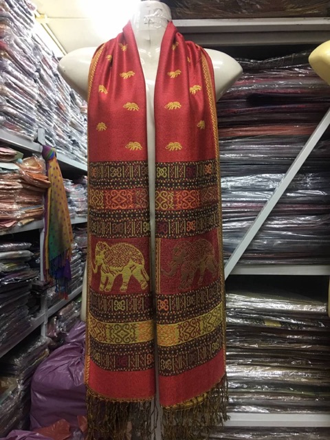 ภาพหน้าปกสินค้า(ขายคละสี เลือกสีไม่ได้)ผ้าพันคอ ผ้าคลุมไหล่ Pashmina ลายช้าง จากร้าน tong480 บน Shopee