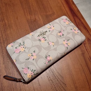 ส่งฟรี กระเป๋าสตางค์ใบยาว coach outlet