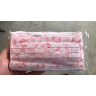 3500 บาทของเด็ก 3 ชั้นขาลายขัดซีกล่องนึงมี 50 ชิ้นลังนึงมี 50 กล่อง
