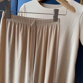 ภาพขนาดย่อของภาพหน้าปกสินค้า(พร้อมส่งจากไทย)ชุดเซท เสื้อ+กางเกง ผ้านิ่มเด้งใส่สบาย (Z-01) จากร้าน eyongj บน Shopee