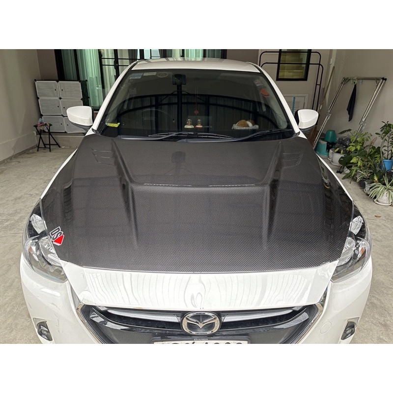 ฝากระโปรงคาร์บอน-สำหรับ-mazda2-sky