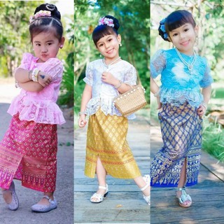 ชุดไทยแนวหวานเสื้อแขนตุ๊กตาผ้าลูกไม้