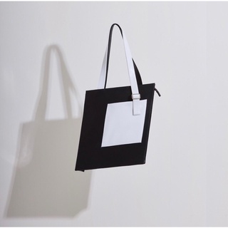 SAPINE STUDIO - Bagsually Bag (Black and White) กระเป๋า สะพาย วัสดุหนังกันน้ำ