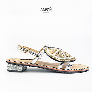 สินค้า MarchShoes Lemon Sandals รองเท้าแตะกากเพชร รูปเลมอน สี ขาว และ ทอง ตกแต่งด้วยขอบหนัง มีสายรัดส้นเท้า มีพื้นยางกันลื่น