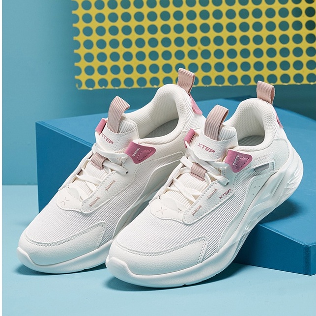 Xtep Women Running shoes รองเท้าผ้าใบลำลอง Travel shoes — รองเท้ากีฬา แบรนด์ Xtep ของแท้ 100% เช็คราคาจาก Shopee Lazada thumbnail 2