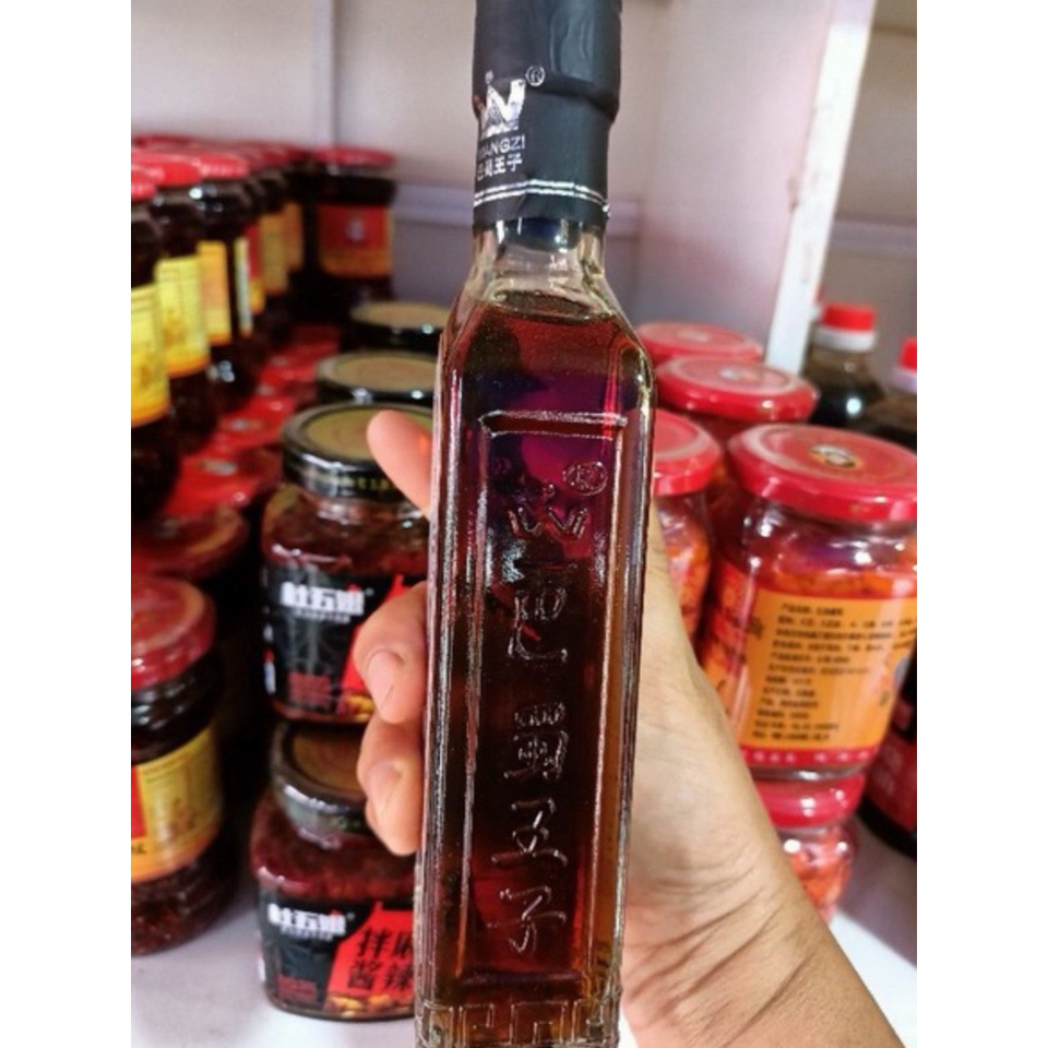 น้ำมันงาดำหอม-น้ำมันงาดำ-น้ำมันงาจีน-น้ำมันงา-ยี่ห้อ-wangzi-ขนาด-200ml-น้ำมันฮวาเจียว-น้ำมันหม่าล่า-น้ำมันชาลิ้น