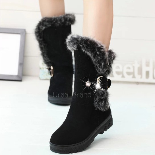 ภาพหน้าปกสินค้า(พร้อมส่ง) รองเท้าบูท บูท รองเท้าบูทลุยหิมะ รองเท้าหน้าหนาว รองเท้า รองเท้าบูทยาว รุ่น Fur Boot (สีดำ)