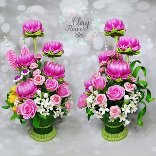 ชุดคู่ ดอกบัวประดิษฐ์ ดอกบัวปลอม ดอกไม้ไหว้พระ ดอกบัวไหว้พระ ดอกไม้ดินปั้น จาก ดินไทย จัดชุดในพานใบตอง (สูง 13.5 นิ้ว)