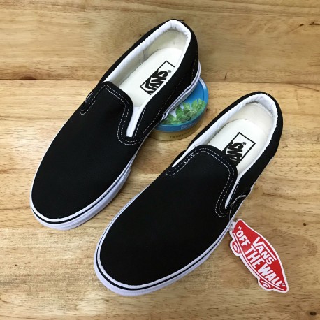 รองเท้าผ้าใบ-vans-slip-on-สีดำ