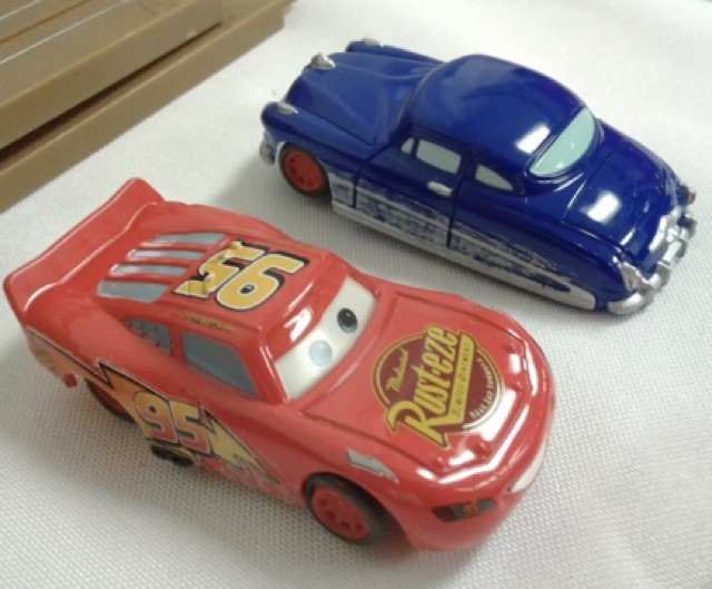 mattel-disney-pixar-car-electric-race-track-battery-powered