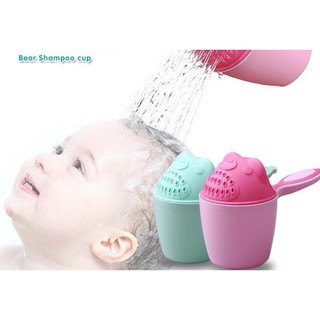 ภาพหน้าปกสินค้าฝักบัวอาบน้ำเด็ก Baby shampoo cup ซึ่งคุณอาจชอบราคาและรีวิวของสินค้านี้
