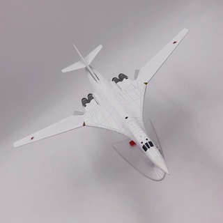 เครื่องบินทิ้งระเบิดหงส์ขาว 1:200 Russian Tu-160 Tu-160