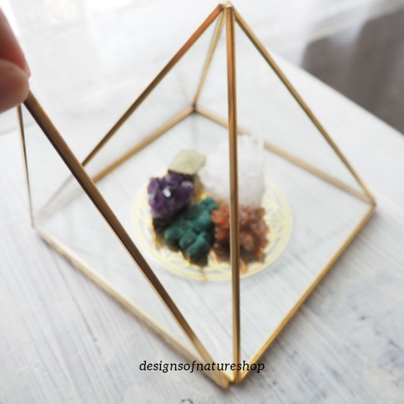 กรอบกระจกทรงปิรามิด(pyramid) ตัดขอบสีทองเป็นกระจกใสทุกด้าน | Shopee ...
