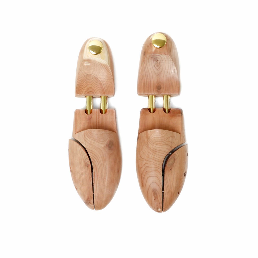 brown-stone-cedar-shoe-trees