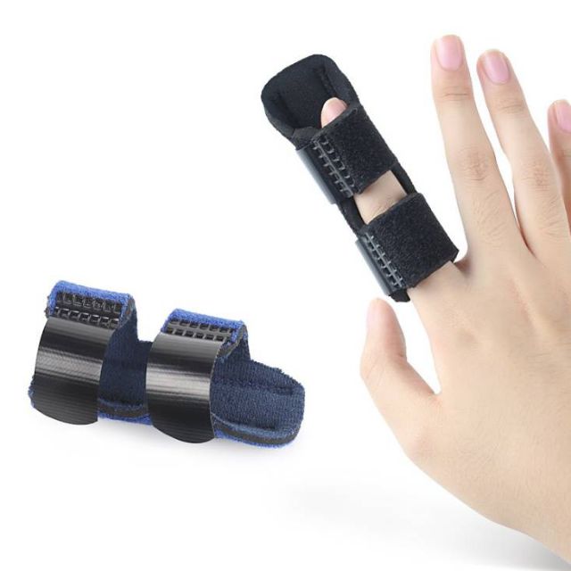 ภาพหน้าปกสินค้าFinger splint อุปกรณ์ดามนิ้ว1ชิ้นสีดำ จากร้าน alwaysmile111 บน Shopee