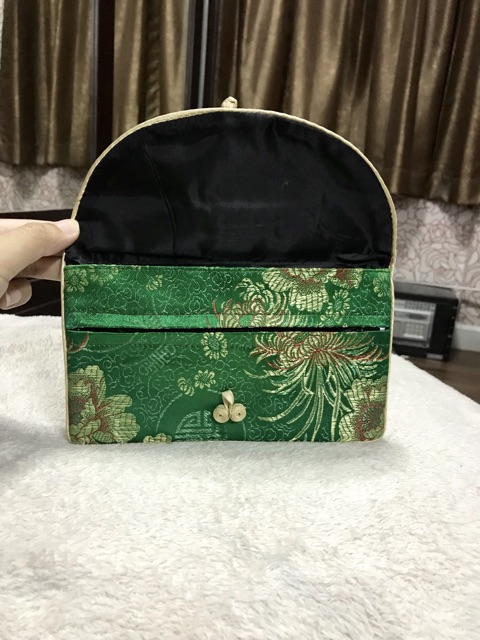 กระเป๋าสไตล์จีน-สีเขียวมรกตสวยมากค่ะ