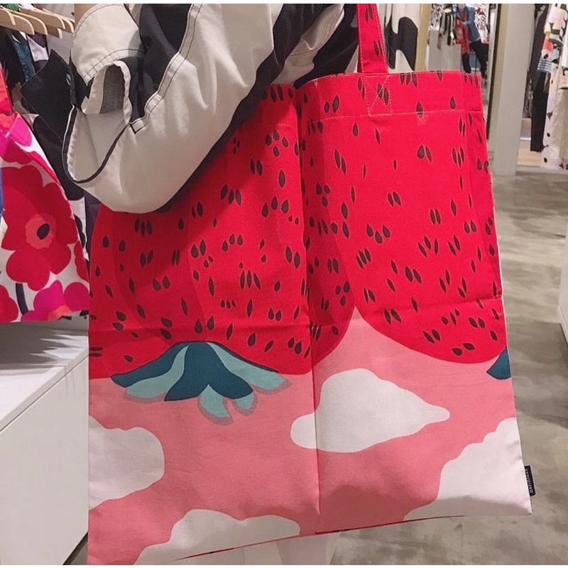 marimekko-กระเป๋าลายภูเขาสตรอเบอรี่-พร้อมส่ง