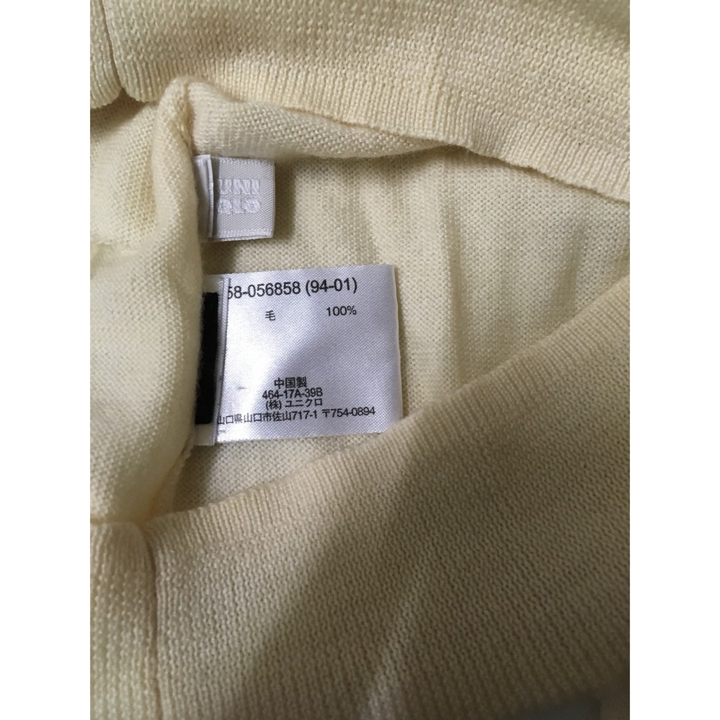 เสื้อuniqlo-m-คอวี-extra-fine-merino-wool-มือ2-ผู้หญิง-สีครีม