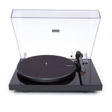 pro-ject-debut-carbon-evo-turntable