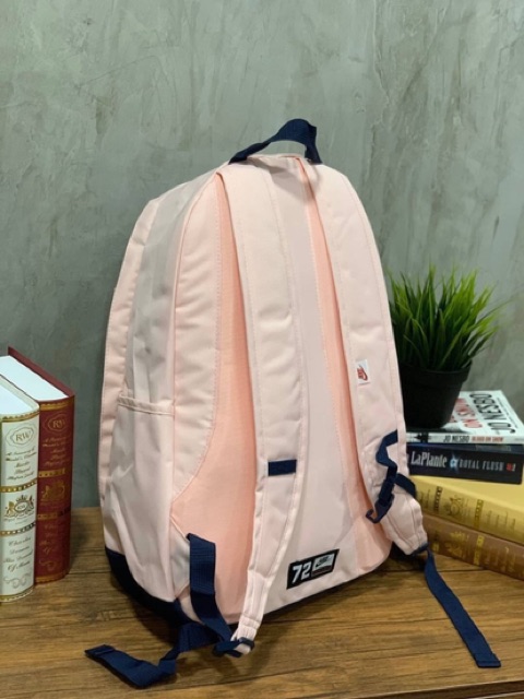 nike-hayward-2-0-backpack-men-สีชมพูอ่อน