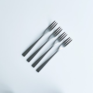 เครื่องใช้สำหรับโต๊ะอาหารแบบญี่ปุ่น วัสดุด้าน ส้อมเค้ก ย่อหน้าเดียวกันสำหรับบล็อกเกอร์ IG 304 stainless steel Cake fork