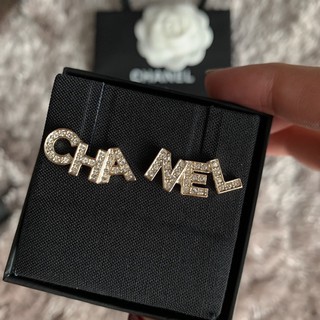 New CHA-NEL earrings