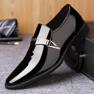 ภาพหน้าปกสินค้า👞รองเท้าหนัง👞 รองเท้าหนัง แฟชั่นลำลอง สำหรับผู้ชาย รองเท้าหนังผู้ชาย💓รองเท้าหนังขัดมัน ซึ่งคุณอาจชอบสินค้านี้