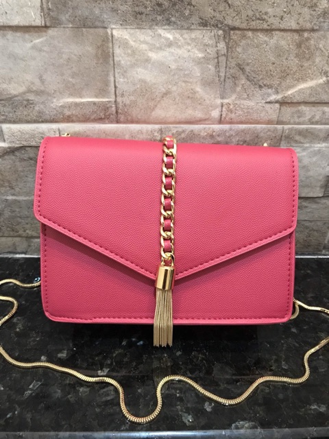 charles-amp-keith-tassel-chain-crossbody-ส่งฟรีems