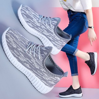 ภาพขนาดย่อของภาพหน้าปกสินค้ารองเท้าผ้าใบแฟชั่น ทรงสลิปออนนิ่มใส่สบายเบาเท้า จากร้าน pleasuremall บน Shopee ภาพที่ 3